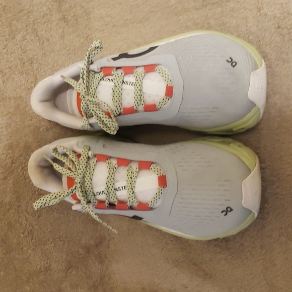 On Running Shoes - on cloud Monster Running Shoes Size 7.5